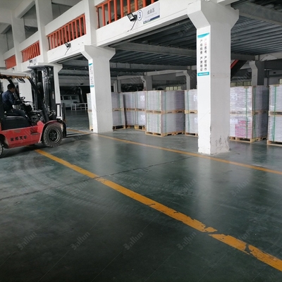 Indoor Wear Resistant 1.5mm/2mm/2.5mm/3mm Vinyl Floor with Handscraped Embossed Design